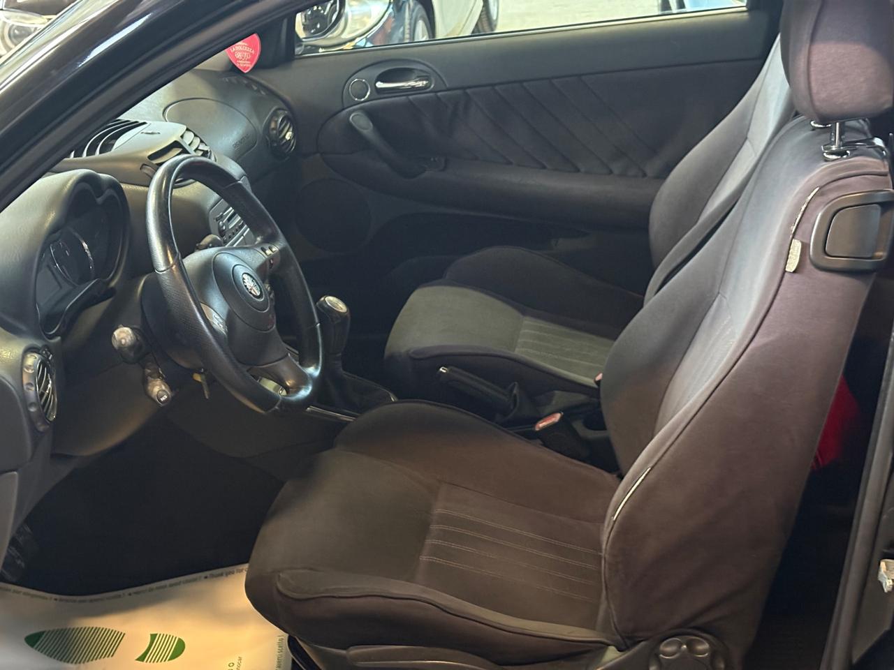 Alfa Romeo 147 1.6 16V TS (105) 5 porte Black Line