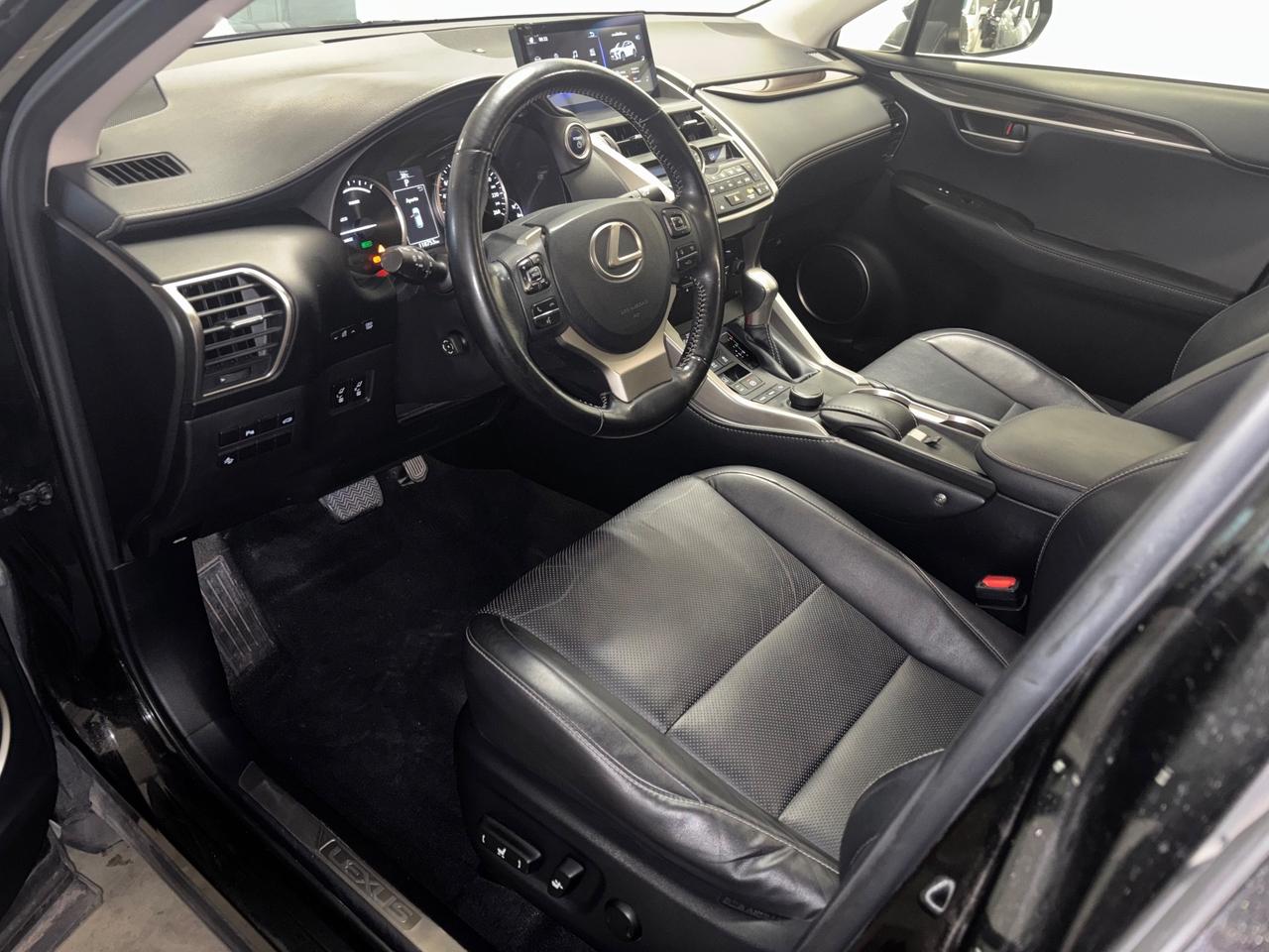 Lexus NX 300h Hybrid 4WD F-Sport FULL OPT.