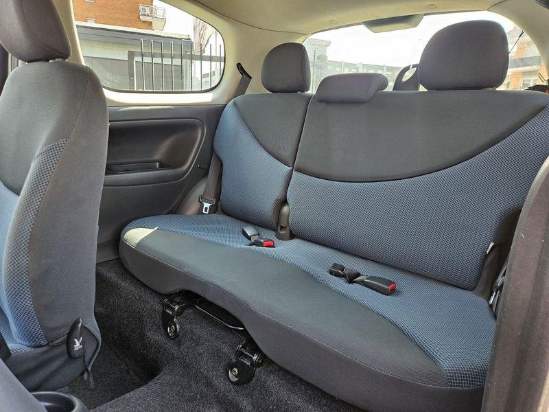 Toyota Yaris Yaris 3p 1.0 Expo s/clima