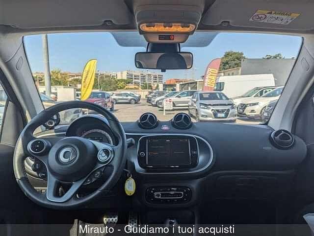 Smart fortwo EQ Pulse - VISIBILE IN VIA TIBURTINA 1064