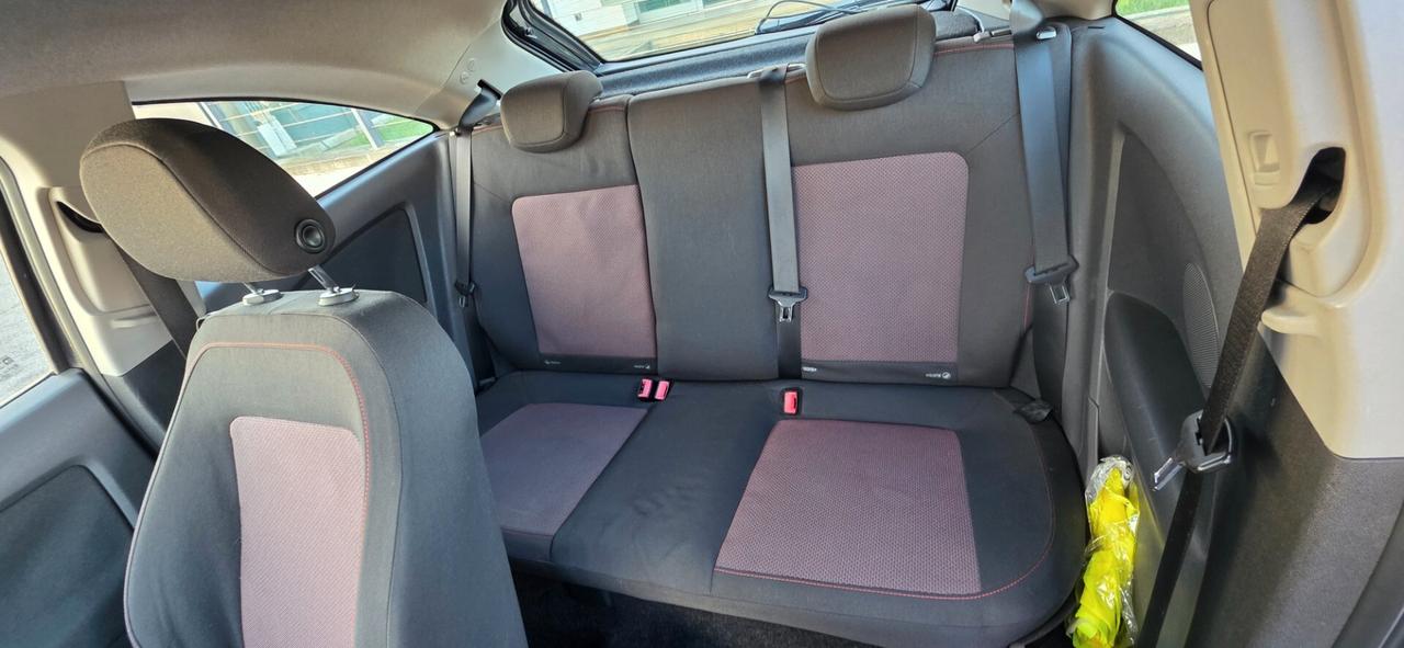 Opel Corsa soprt 1.4 benzină Gpl neopatentati