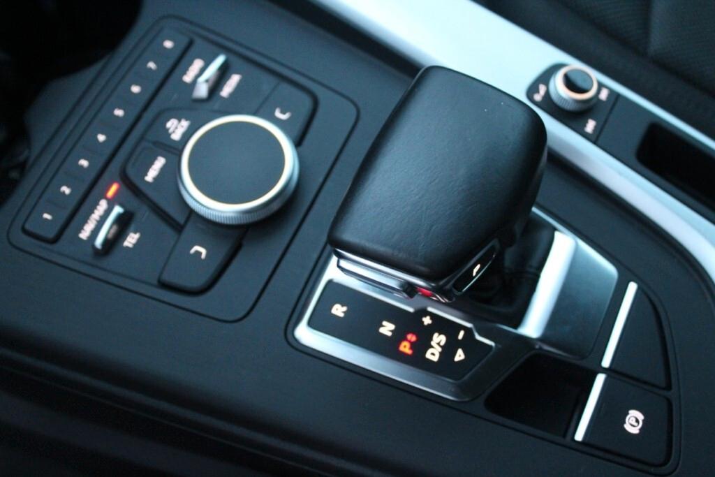 AUDI A4 station 2.0 TDI 150 CV s-tronic *LED
