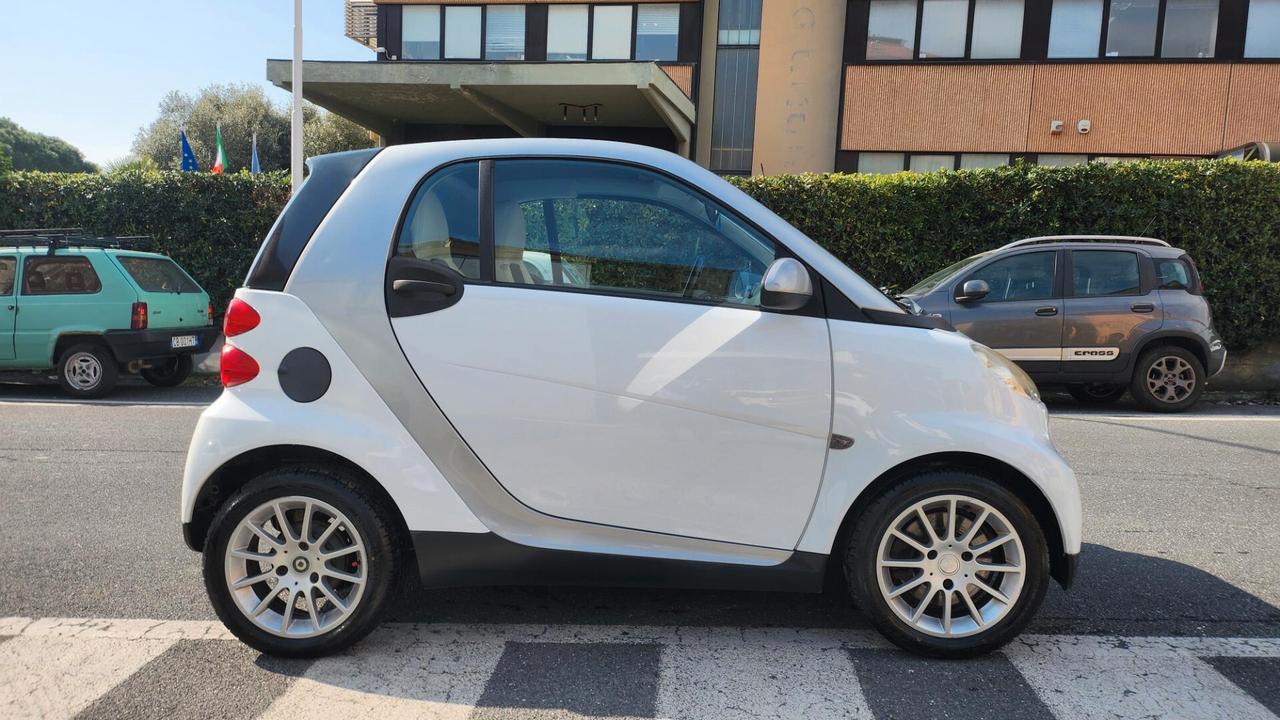 Smart ForTwo 1000 52 kW coupé pure