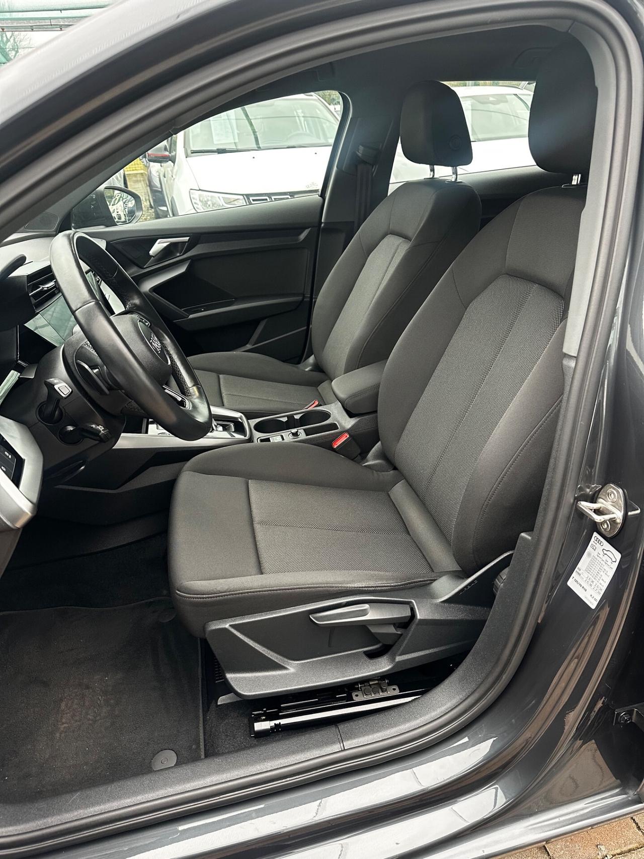 Audi A3 S tronic S line edition ibrida