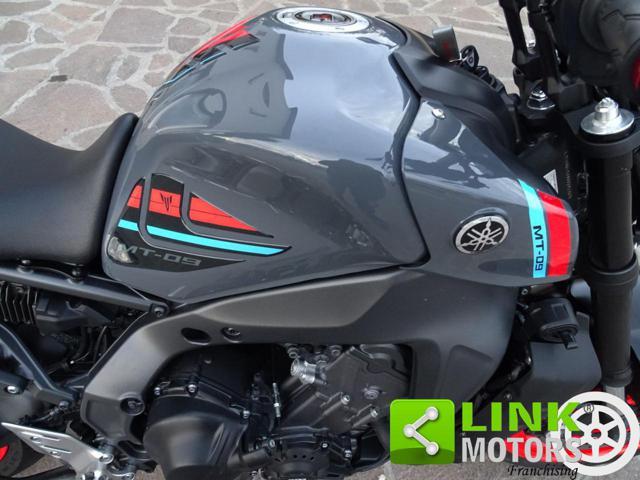 YAMAHA MT-09 -
