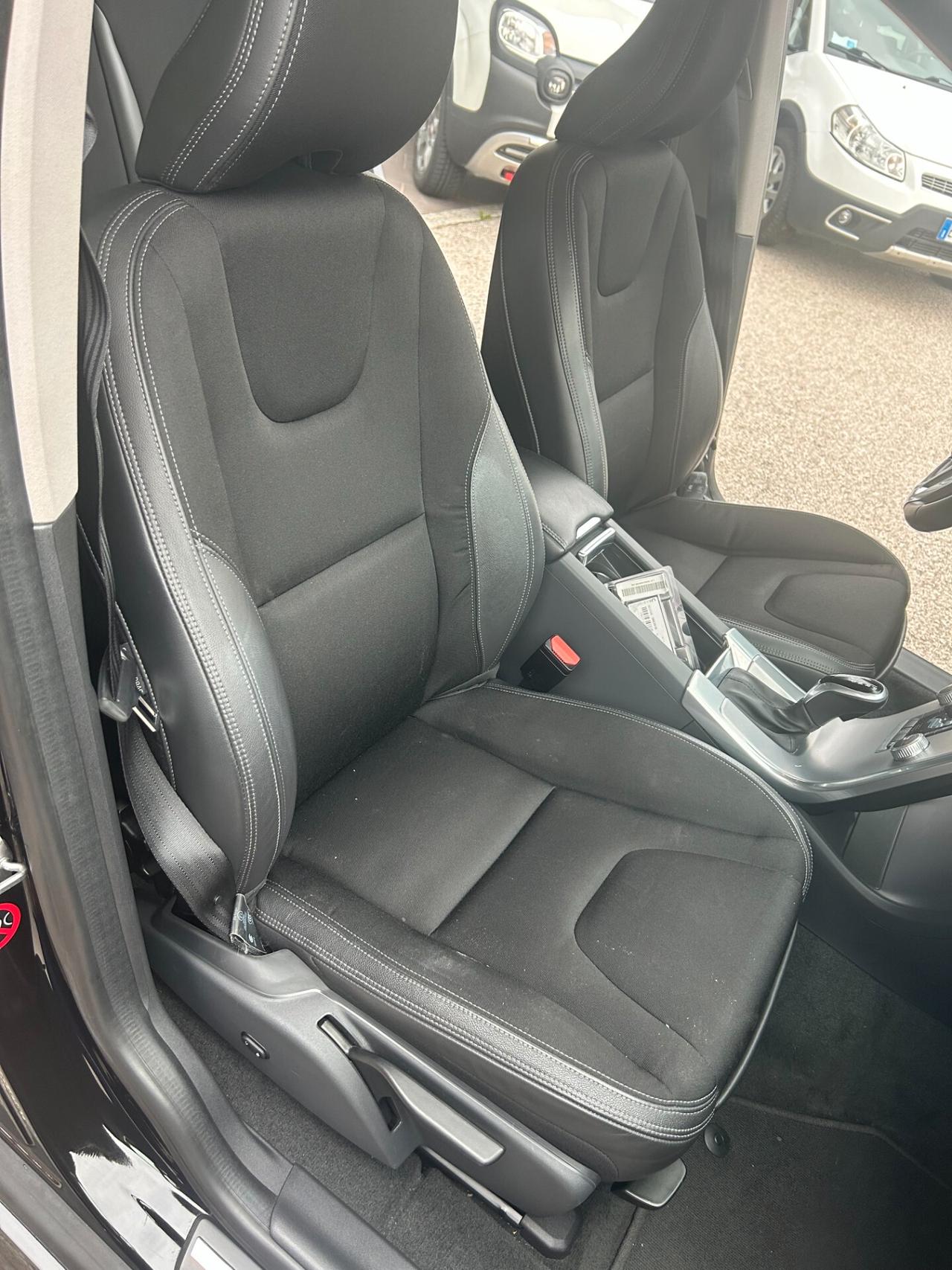 Volvo XC 60 D3 Geartronic R-design "AUTO"