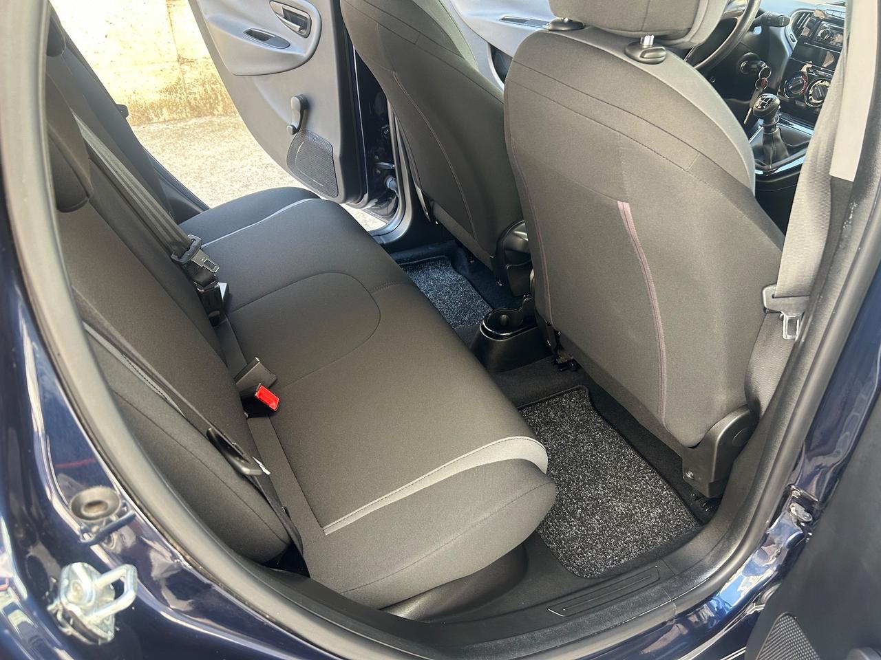 Lancia Ypsilon 1.2 69 CV 5 porte Silver