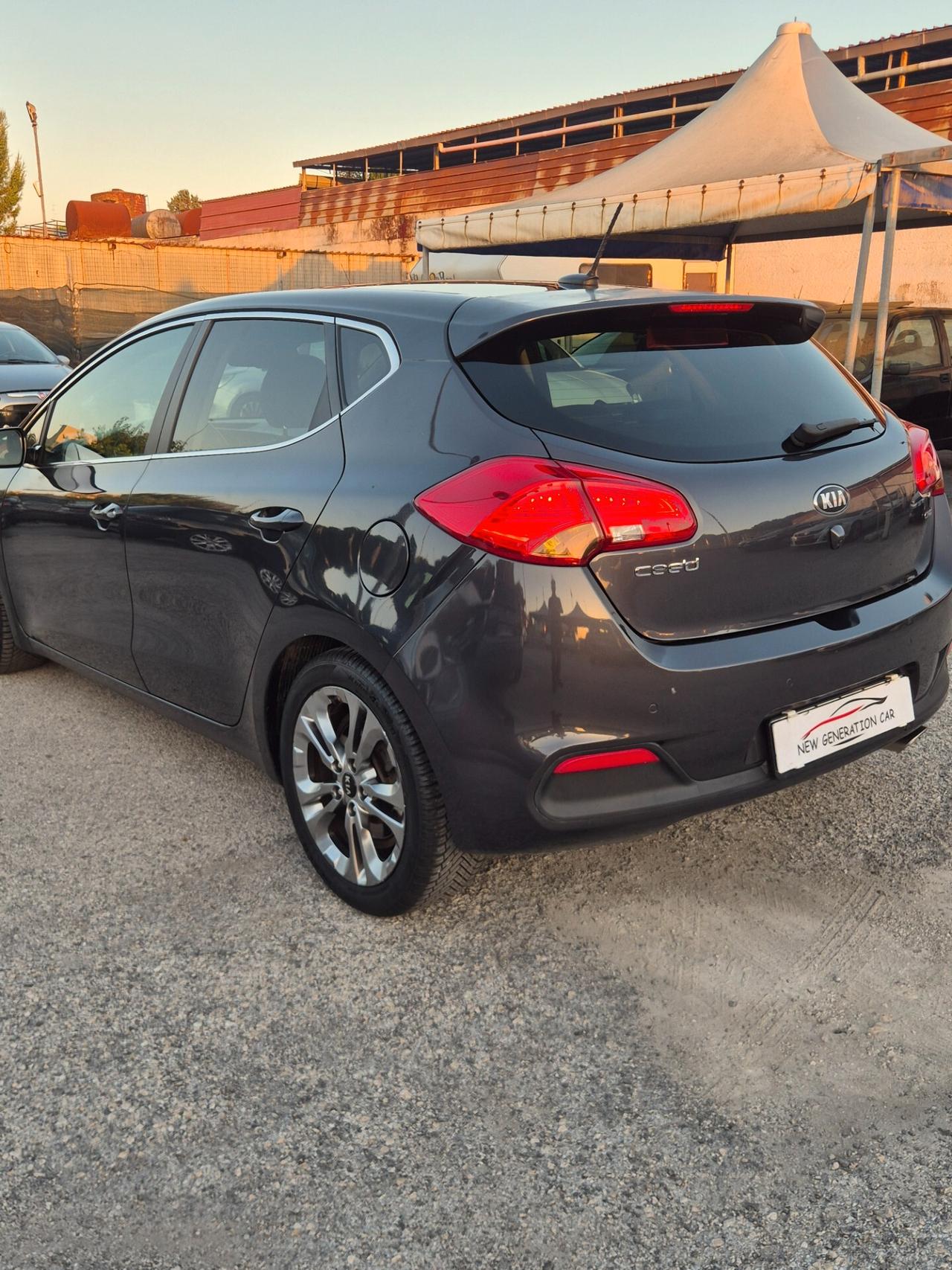 Kia Ceed cee'd 1.6 CRDi 128 CV 5 porte Class