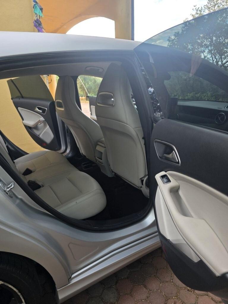 Mercedes-benz CLA 200 d S.W. 4Matic Automatic Premium Dark Night