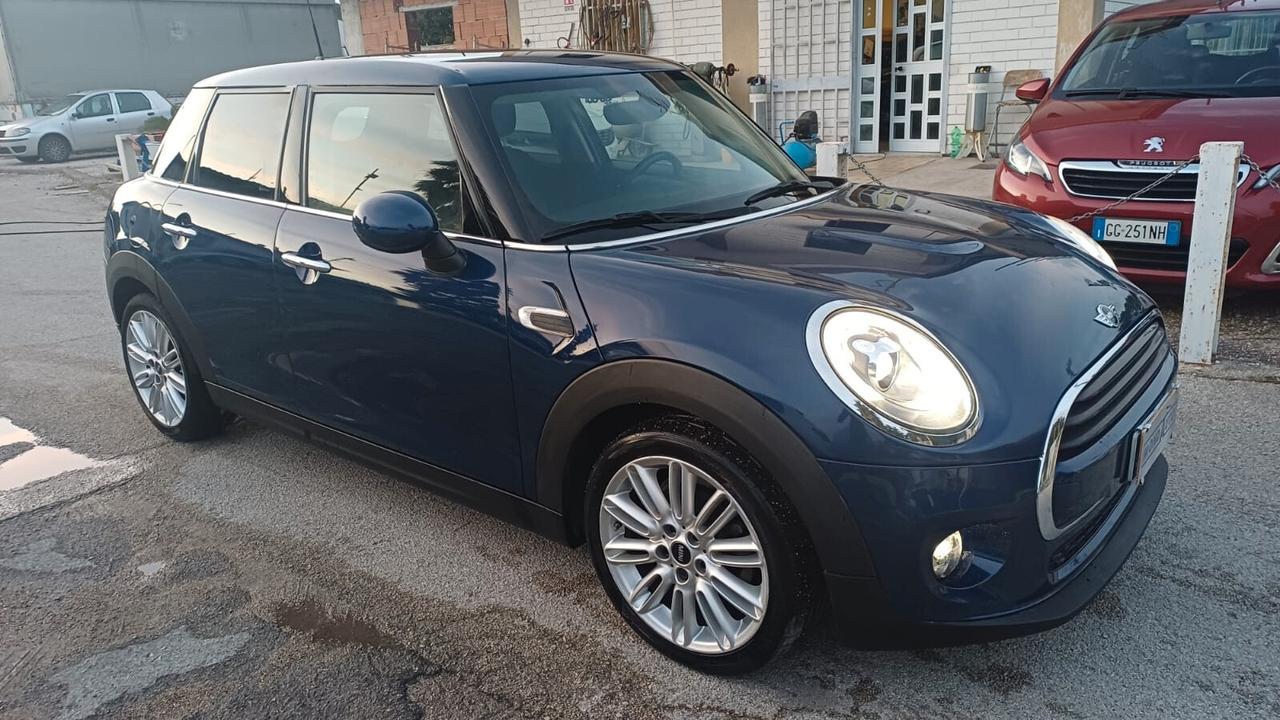 Mini COOPER D 1.5 2017 FULL OPTIONAL SOLO 49MILA KM LED F56