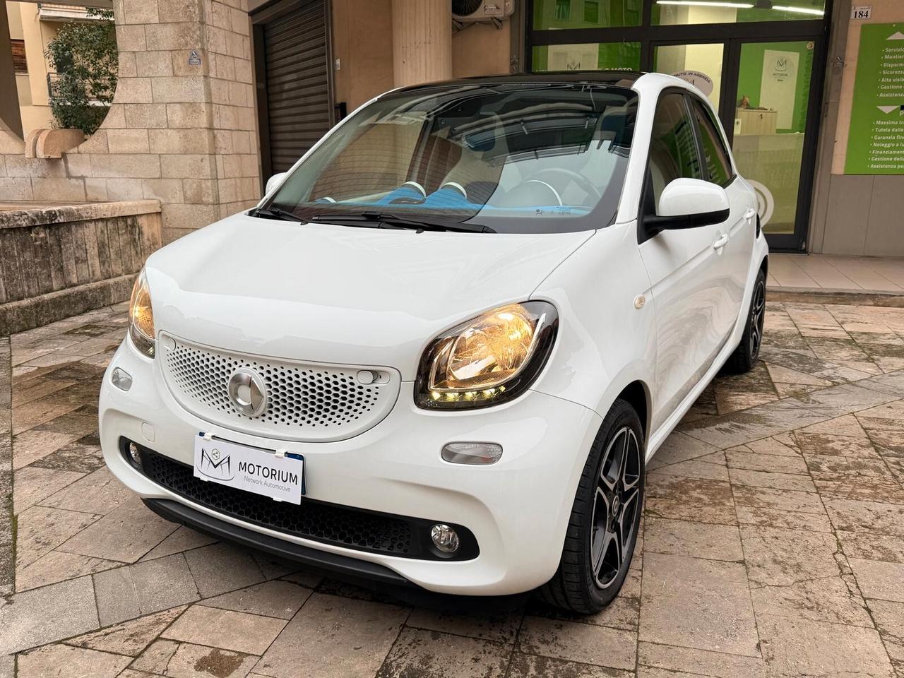 Smart ForFour 70 1.0 Proxy Manuale 09/2015