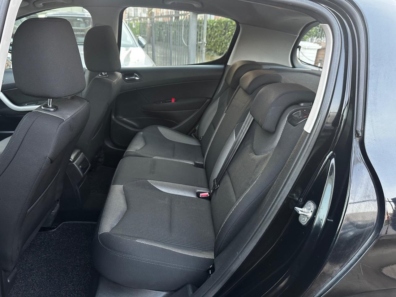 Peugeot 308 1.6 8V HDi 112CV 5p. Premium