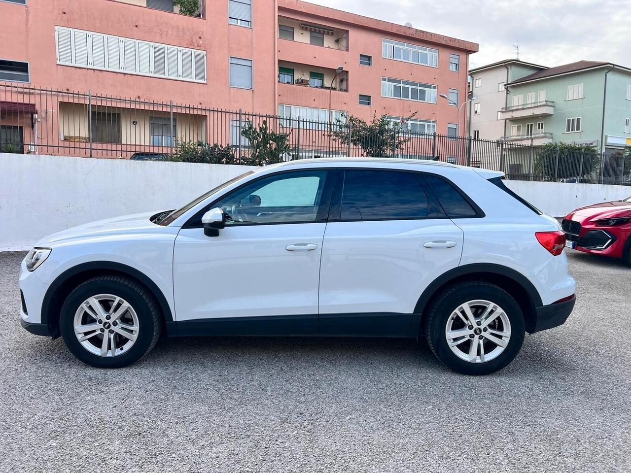 Audi Q3 35 TDI quattro S tronic Business Sport