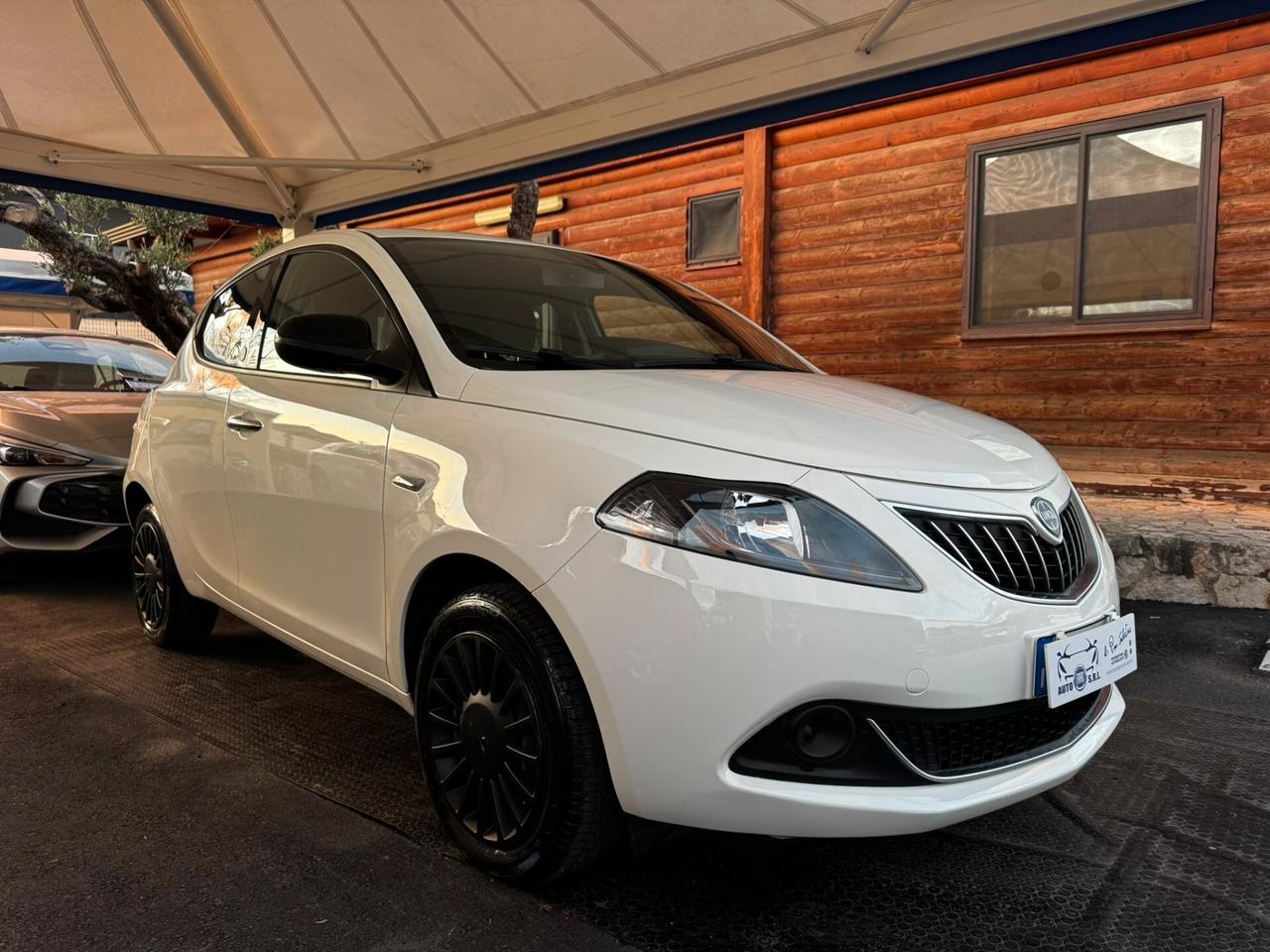 Lancia Ypsilon 1.0 FireFly 5 porte S&S Hybrid Ecochic Gold