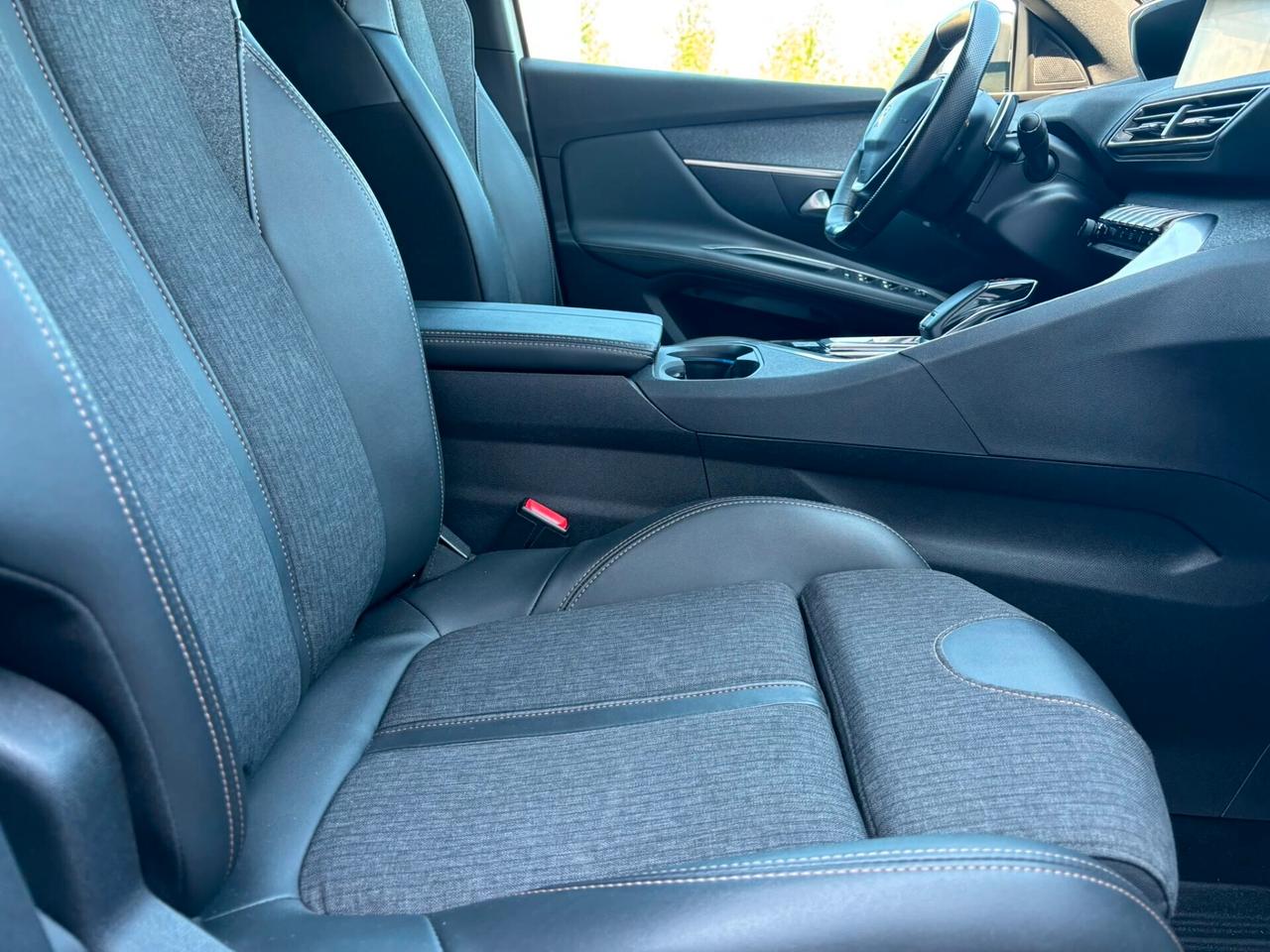 Peugeot 3008 GT LINE PureTech 130 EAT8 SPOTICAR