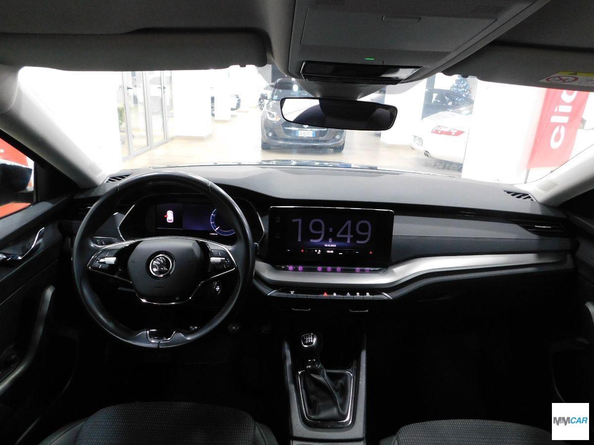 SKODA - Octavia Station Wagon - Octavia 2.0 TDI CR Wagon Executive