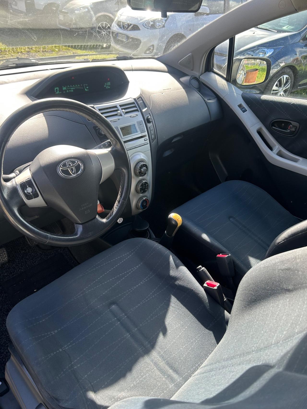 Toyota Yaris 1.0 3 porte