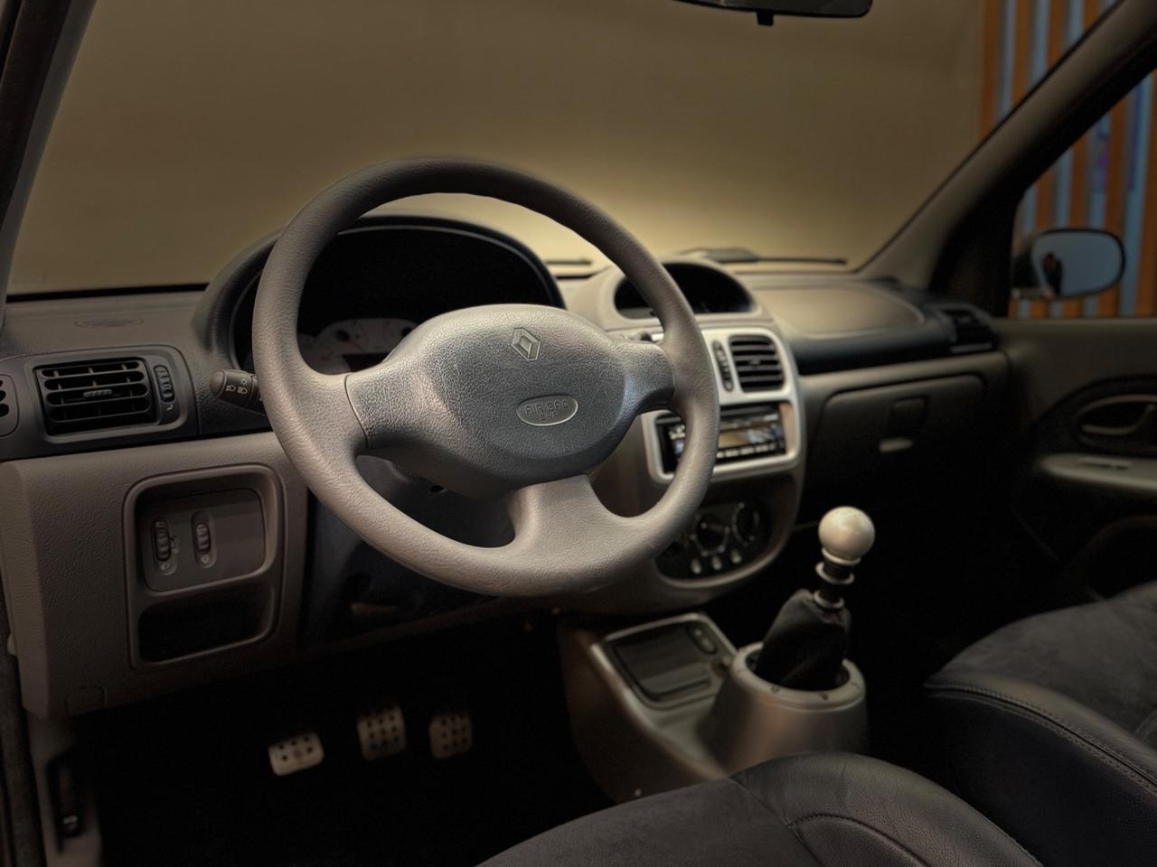 RENAULT CLIO V6 3.0 230CV **RARISSIMA ** ESEMPLARE NR 565