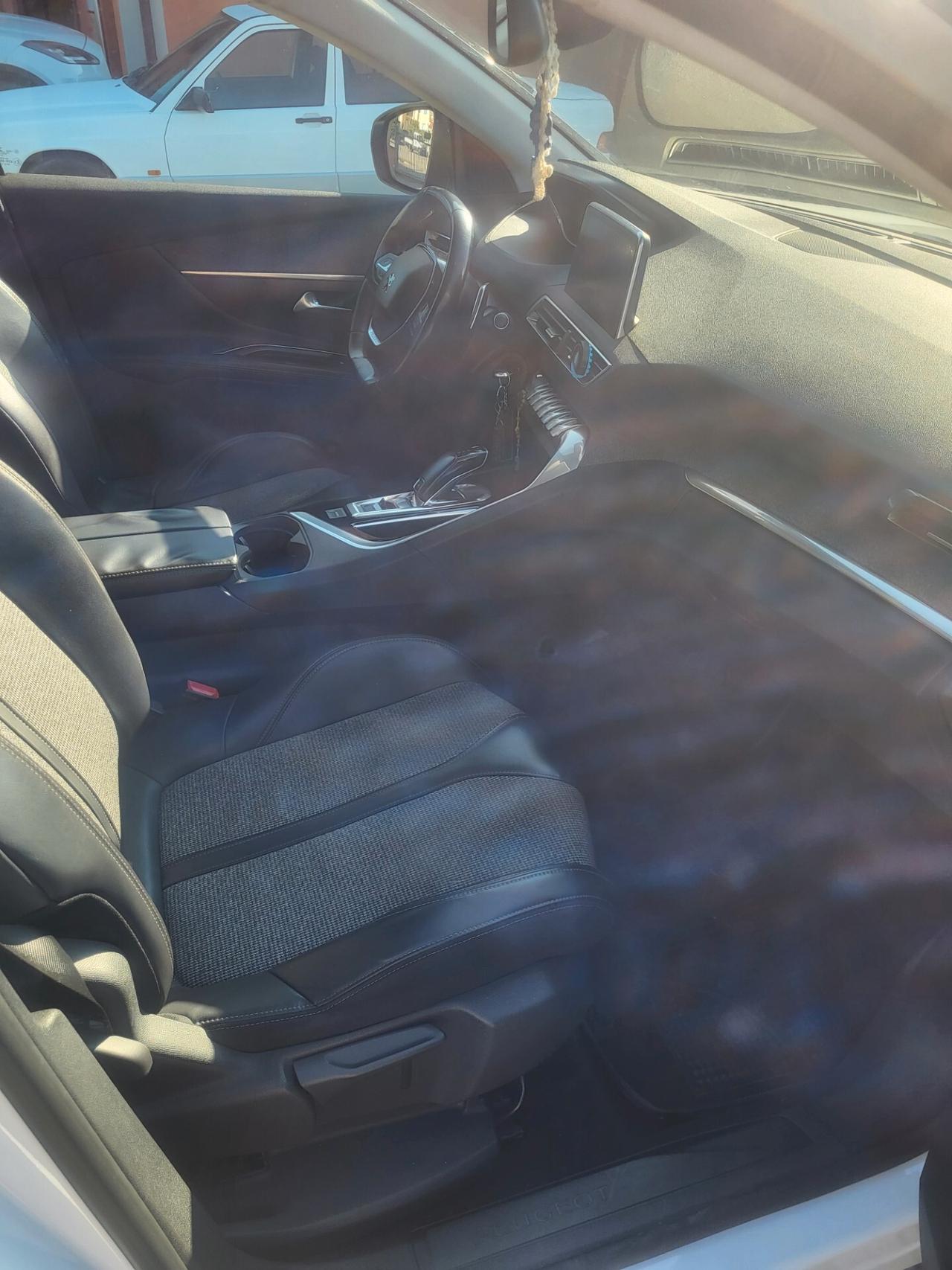 Peugeot 5008 BlueHDi 130 S&S EAT8 Allure