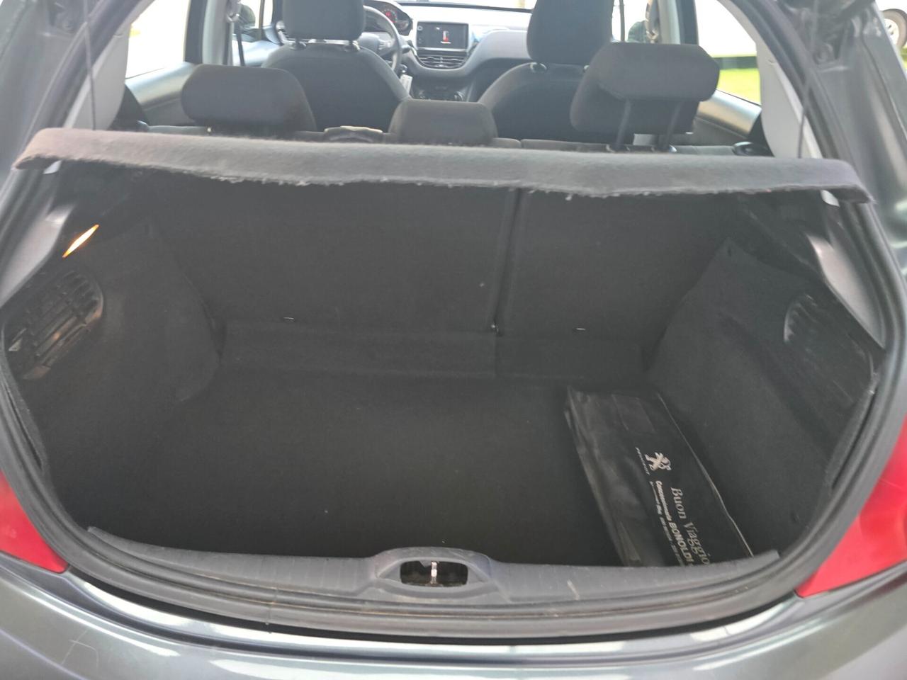 Peugeot 208 1.4 HDi 68 CV NEOP OK-2015