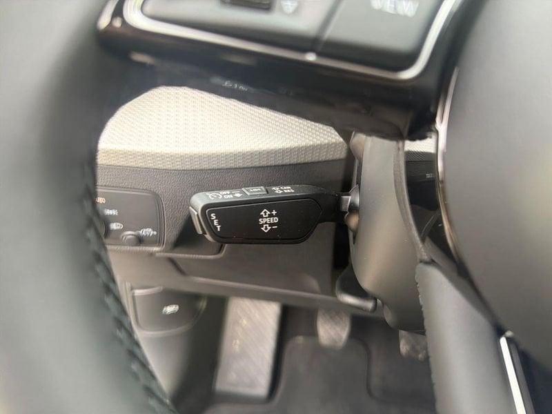 Audi Q2 Identity Black 30 TDI 116CV KM0