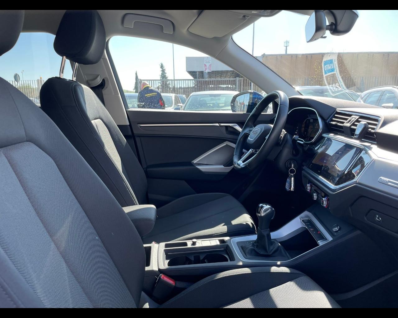 AUDI Q3 45 1.4 tfsi e Business s-tronic