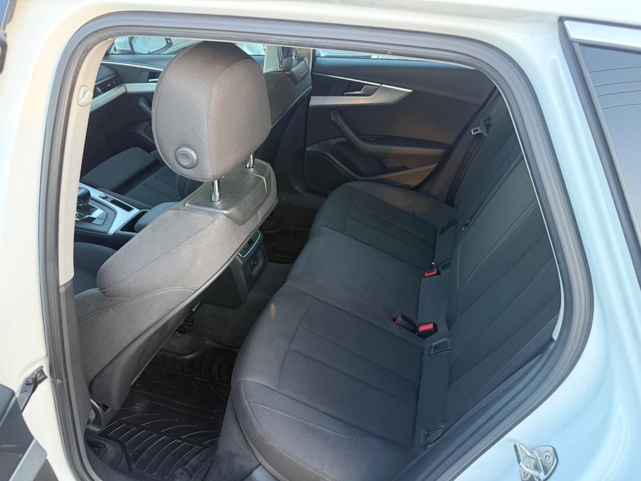 Audi A4 Avant 2.0 TDI 150 CV ultra S tronic Business Sport