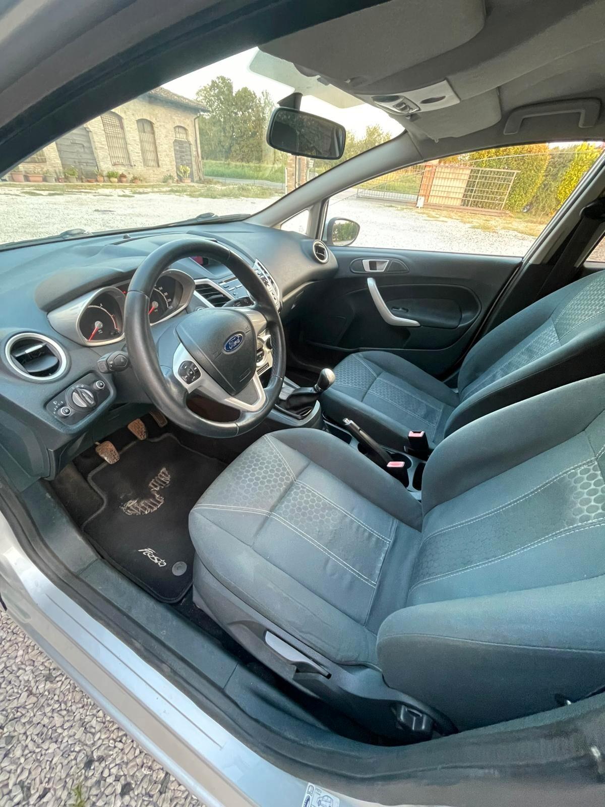 Ford Fiesta 1.4 TDCi 70CV 5 porte Titanium