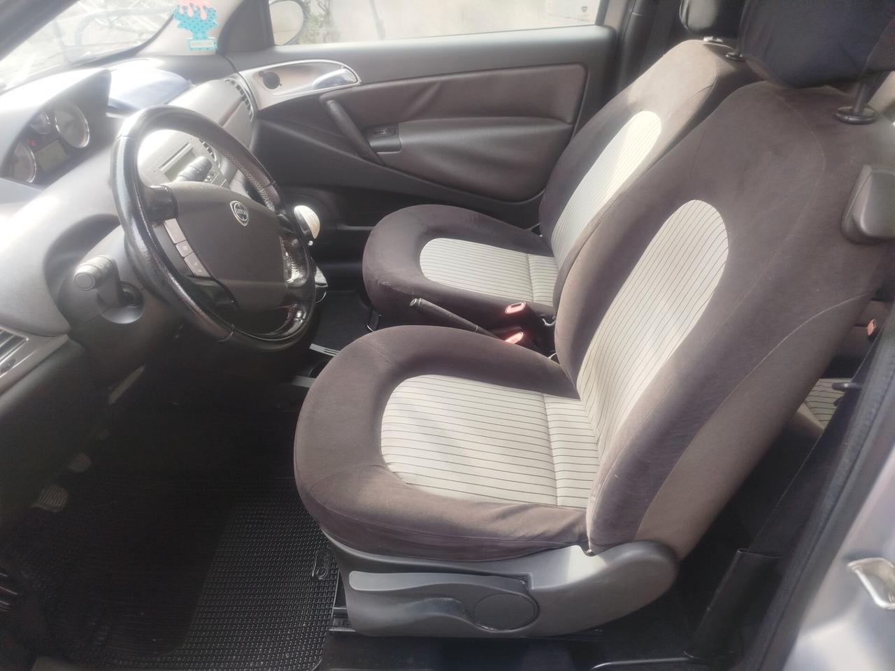 Lancia Ypsilon 1.2 E-Collection