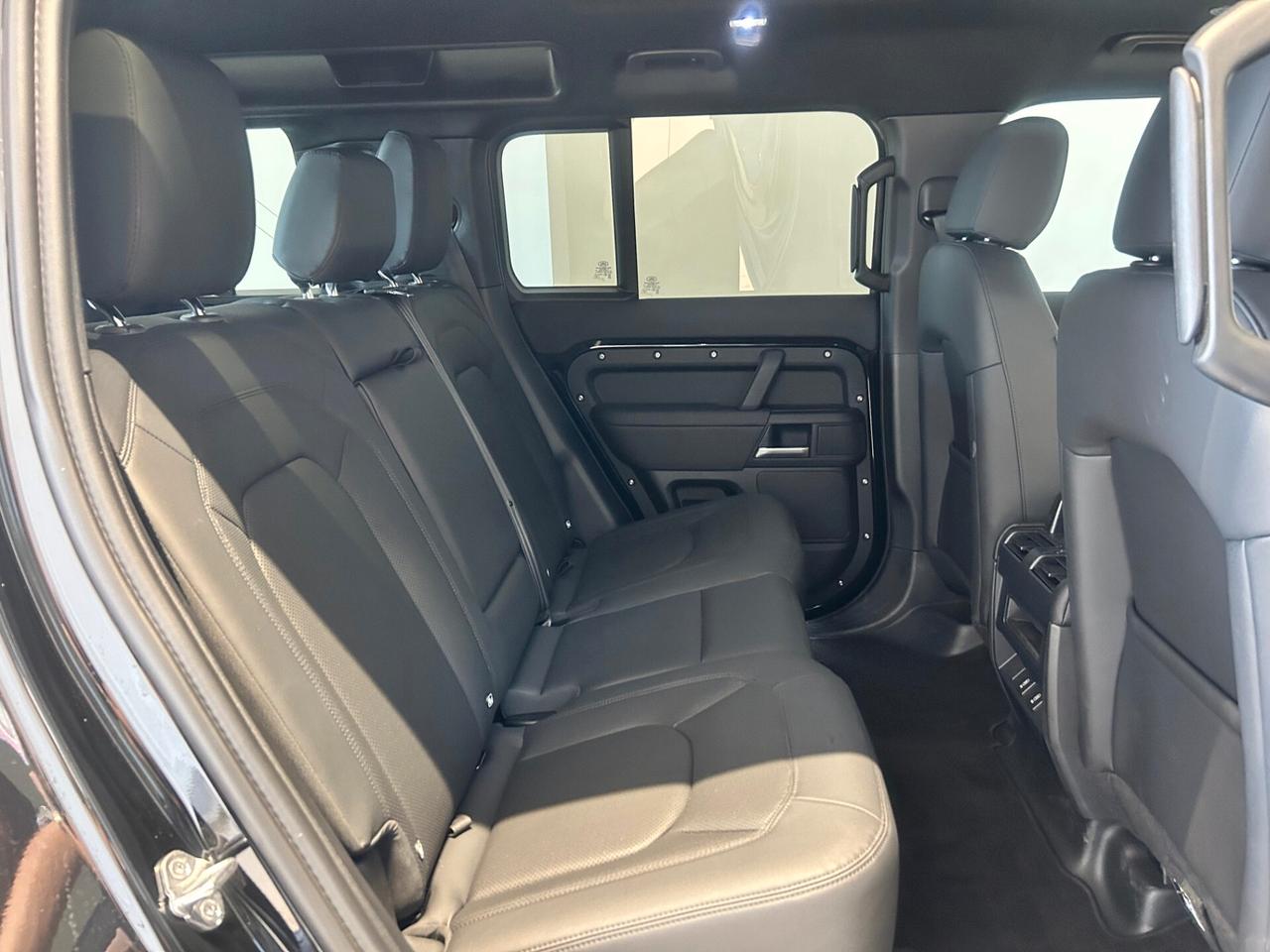 Land Rover Defender 110 3.0D 200 CV AWD Auto X-Dynamic SE MY26 AUTOCARRO N1
