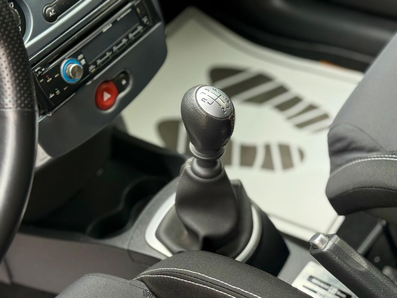 Renault Clio 3 RS F1 R27 N3196 197cv 2008