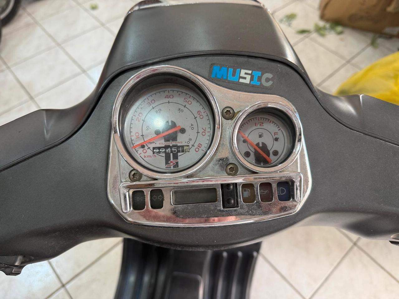 Piaggio Vespa 50 S sport