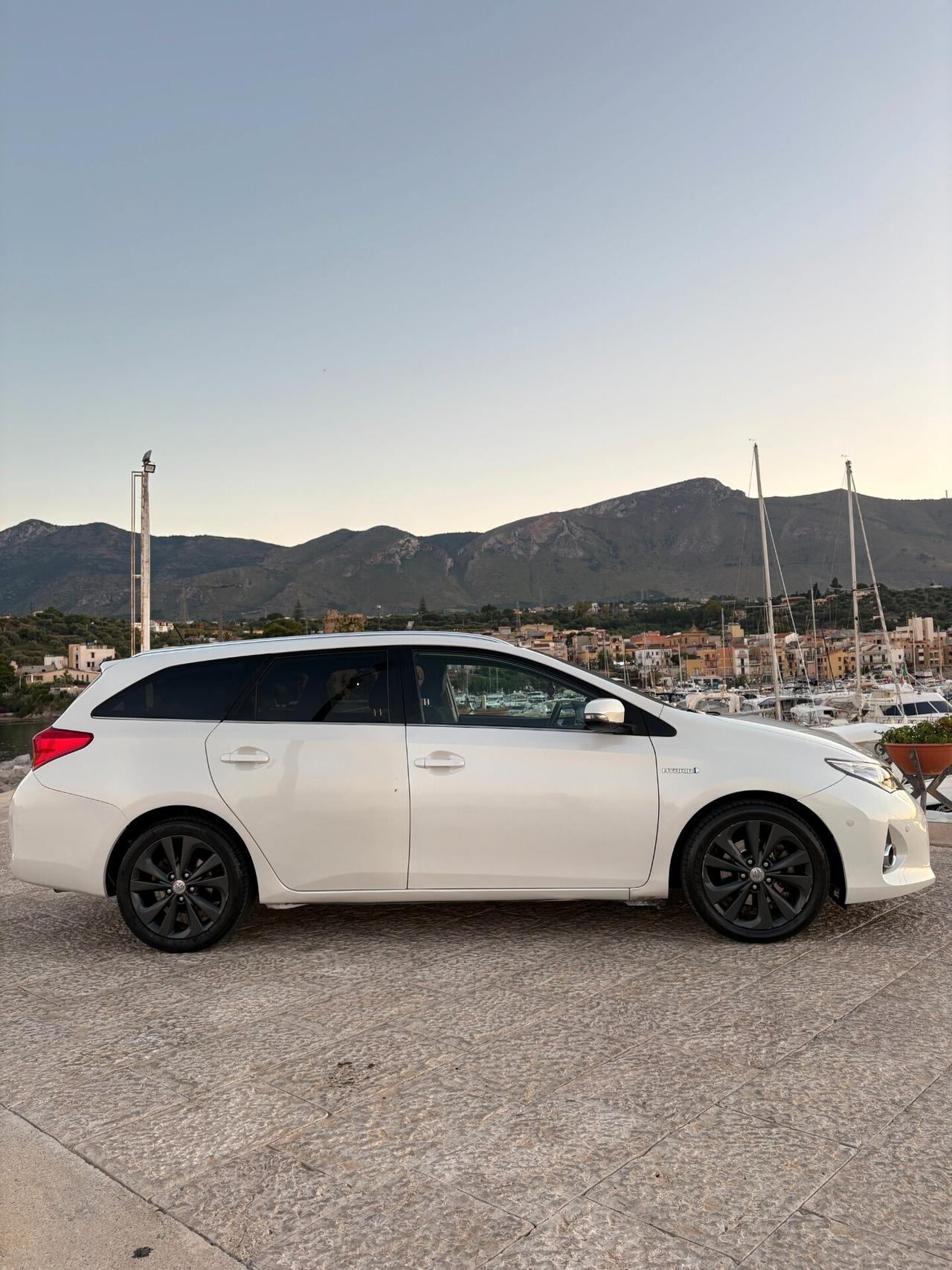 Toyota Auris 1.8 Hybrid batterie garantite