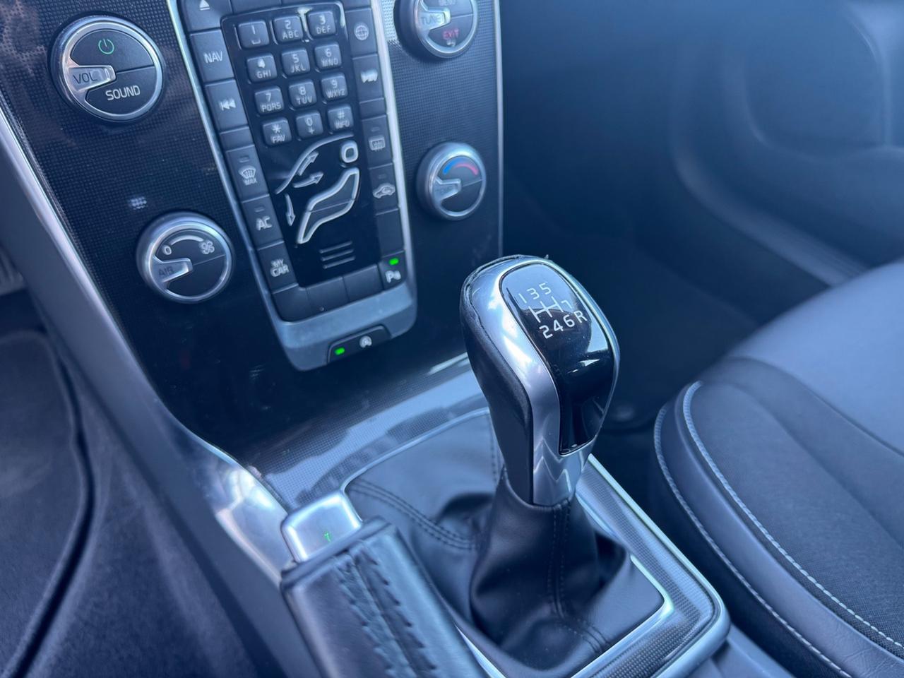 Volvo V40 D2 2.0 120CV Inscription NEOPATENTATI