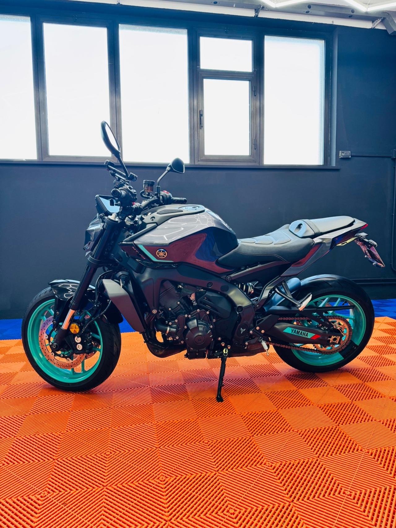 Yamaha MT-09 Y-AMT 900cc 120 cv