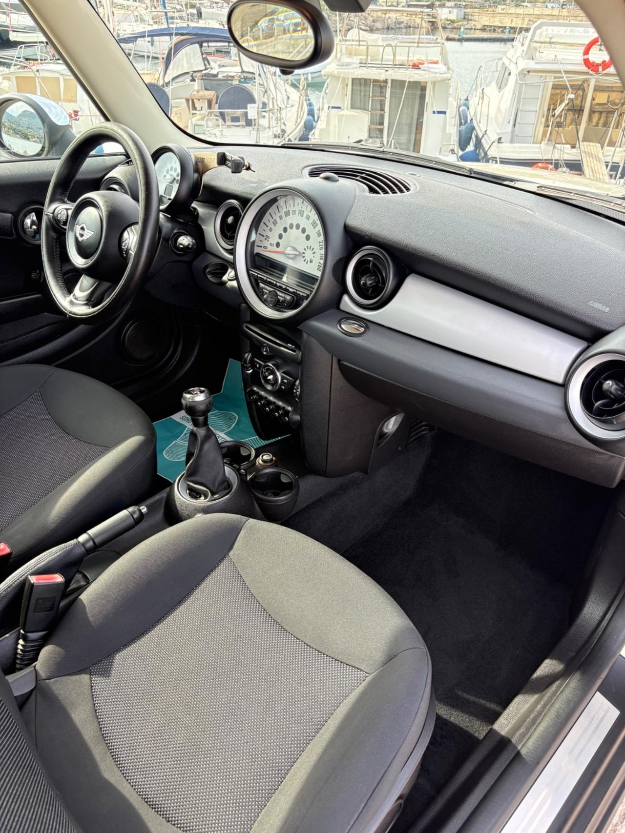 Mini 1.6 16V One (55kW)