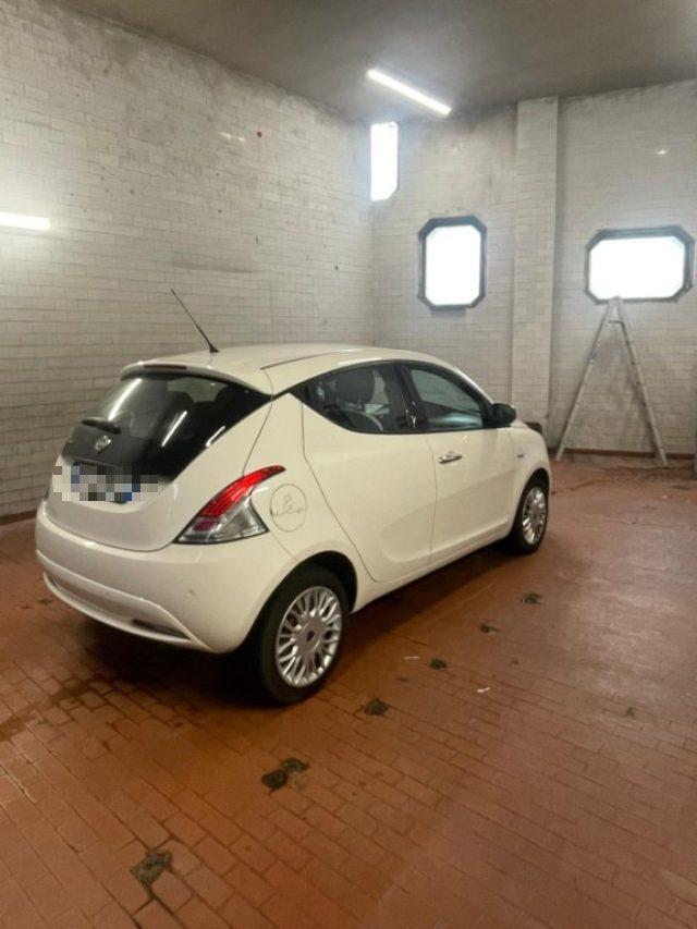 LANCIA Ypsilon 1.2 69 CV 5 porte Gold