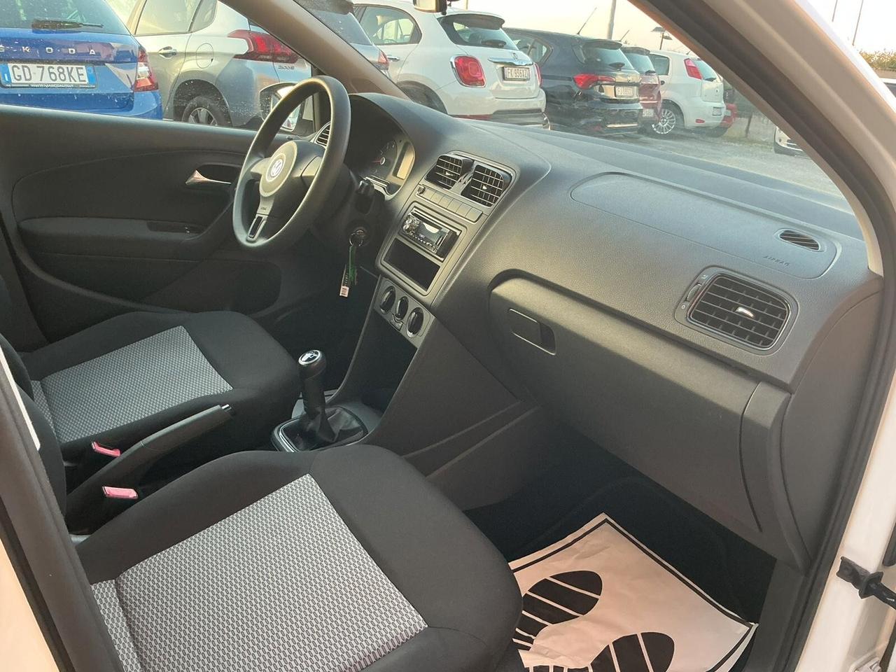 Volkswagen Polo 1.2 benzina Neopatentati