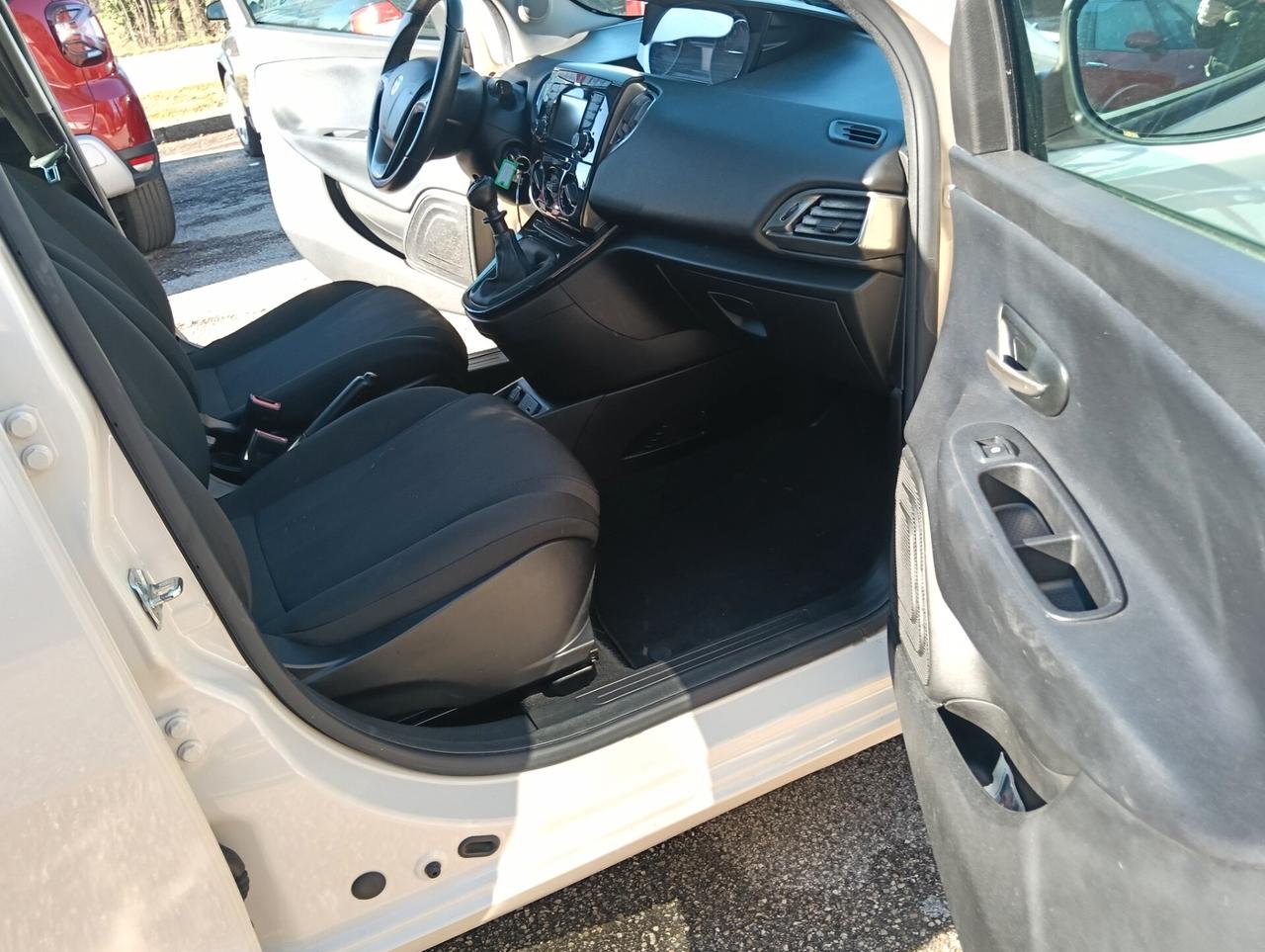 Lancia Ypsilon 1.2 69 CV 5 porte GPL Ecochic Gold