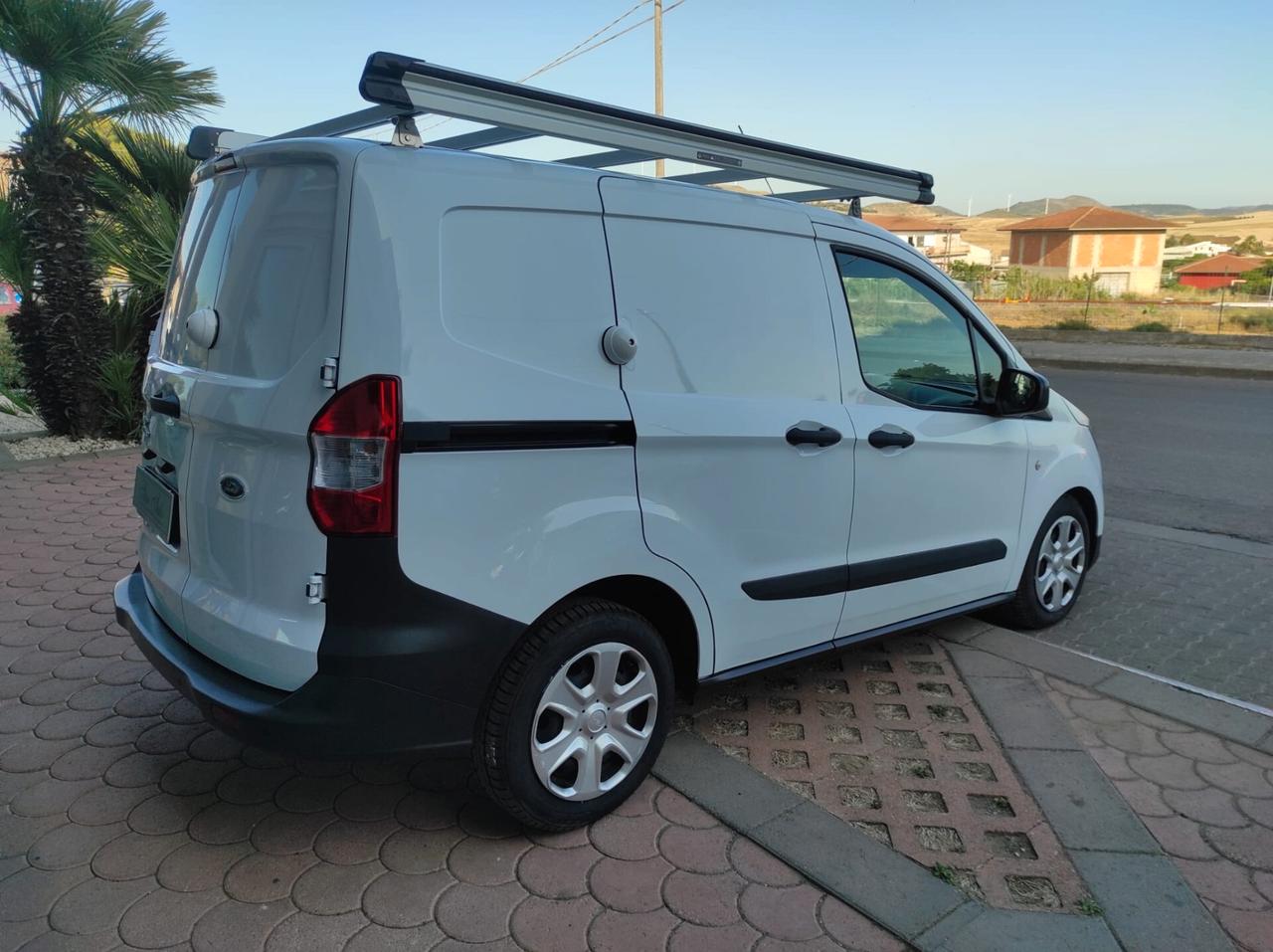Ford Transit Courier 1.5 TDCi 75CV