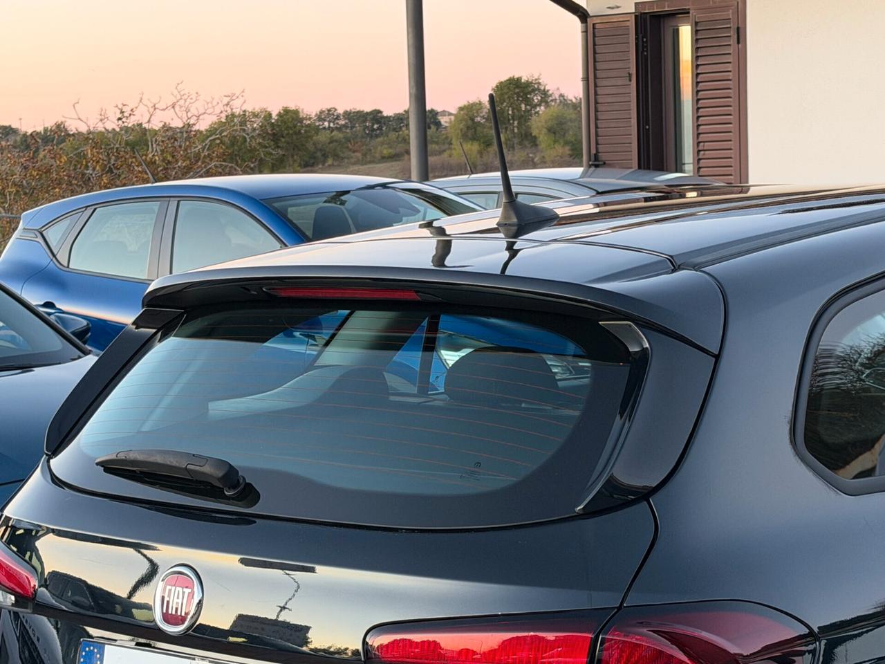 Fiat Tipo SW 1.6 M.JET 130 cv. CITY CROSS