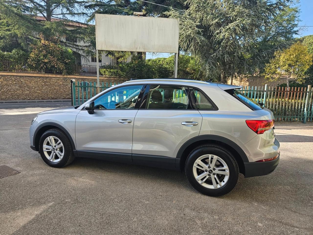 Audi Q3 35 TDI S tronic Business Advanced
