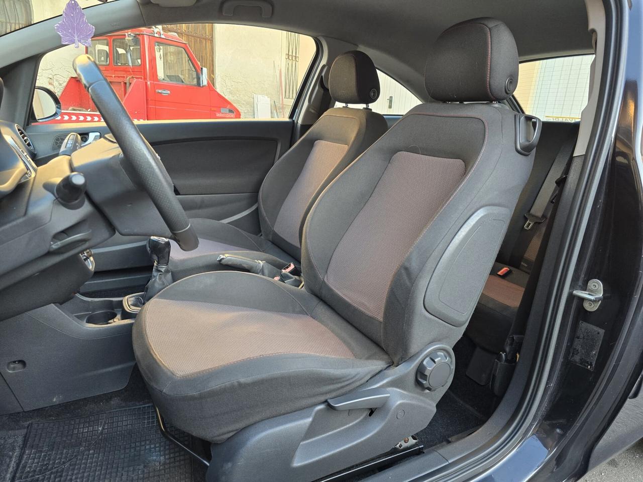 Opel corsa 1.2 benz perfetta neopatentati possibilita 12 mesi garanzia