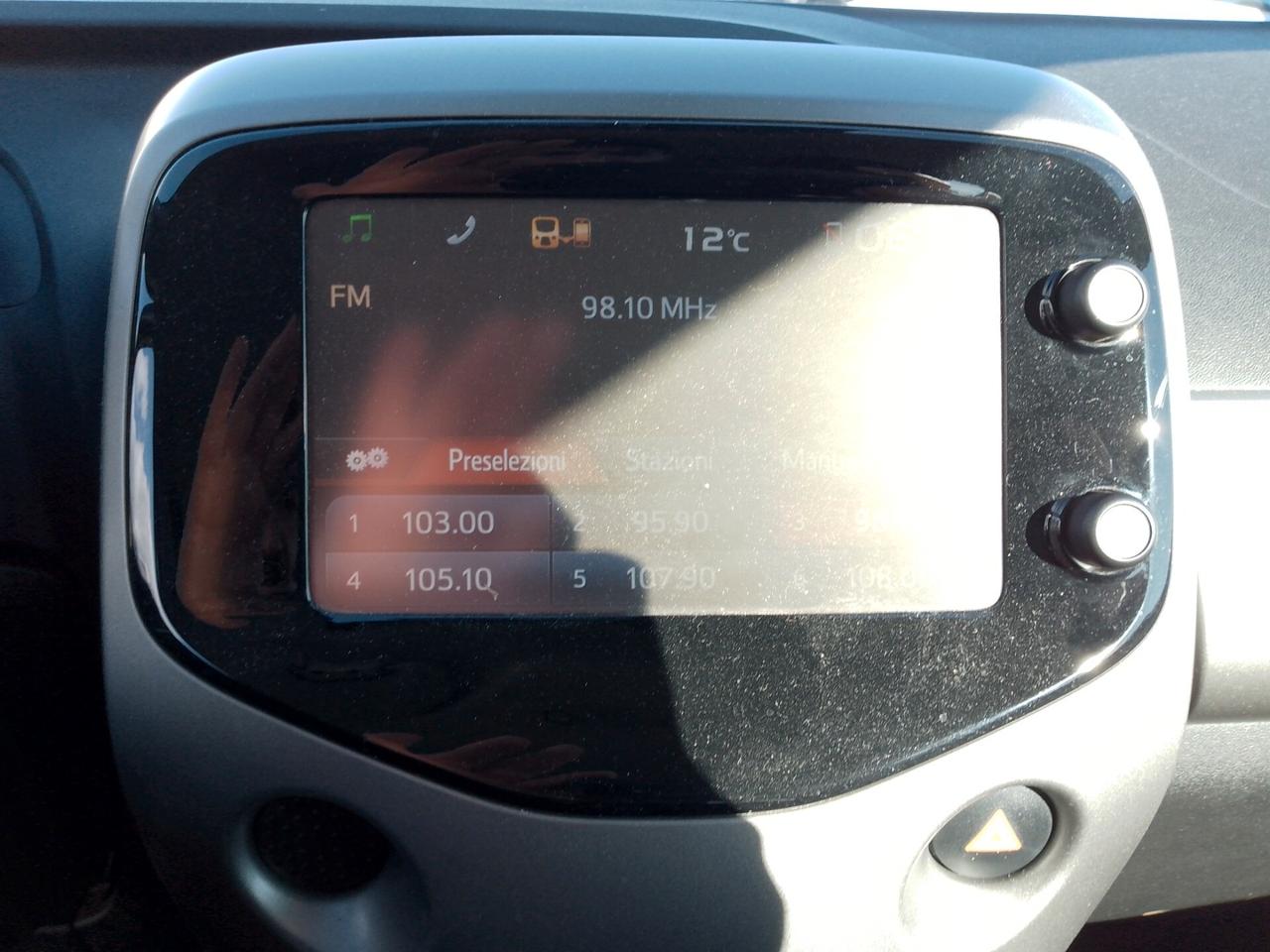 Toyota Aygo 1.0 VVT-i 69 CV 5 porte x-play