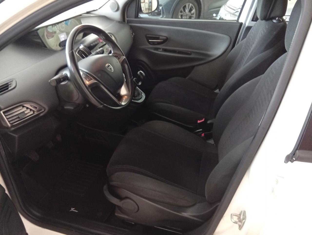 Lancia Ypsilon 1.2 69 CV 5 porte GPL Ecochic 30th Anniversary