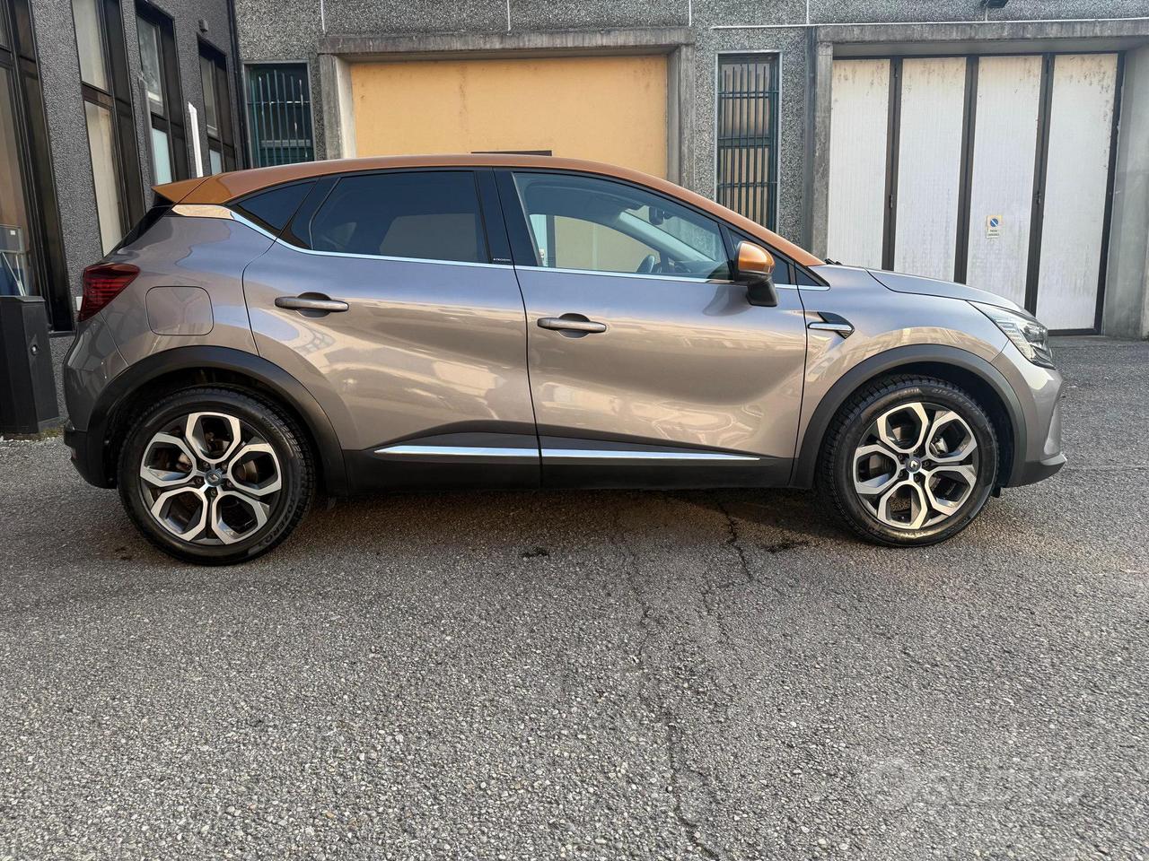 Renault Captur 1.6 E-Tech hybrid Intens 145cv auto