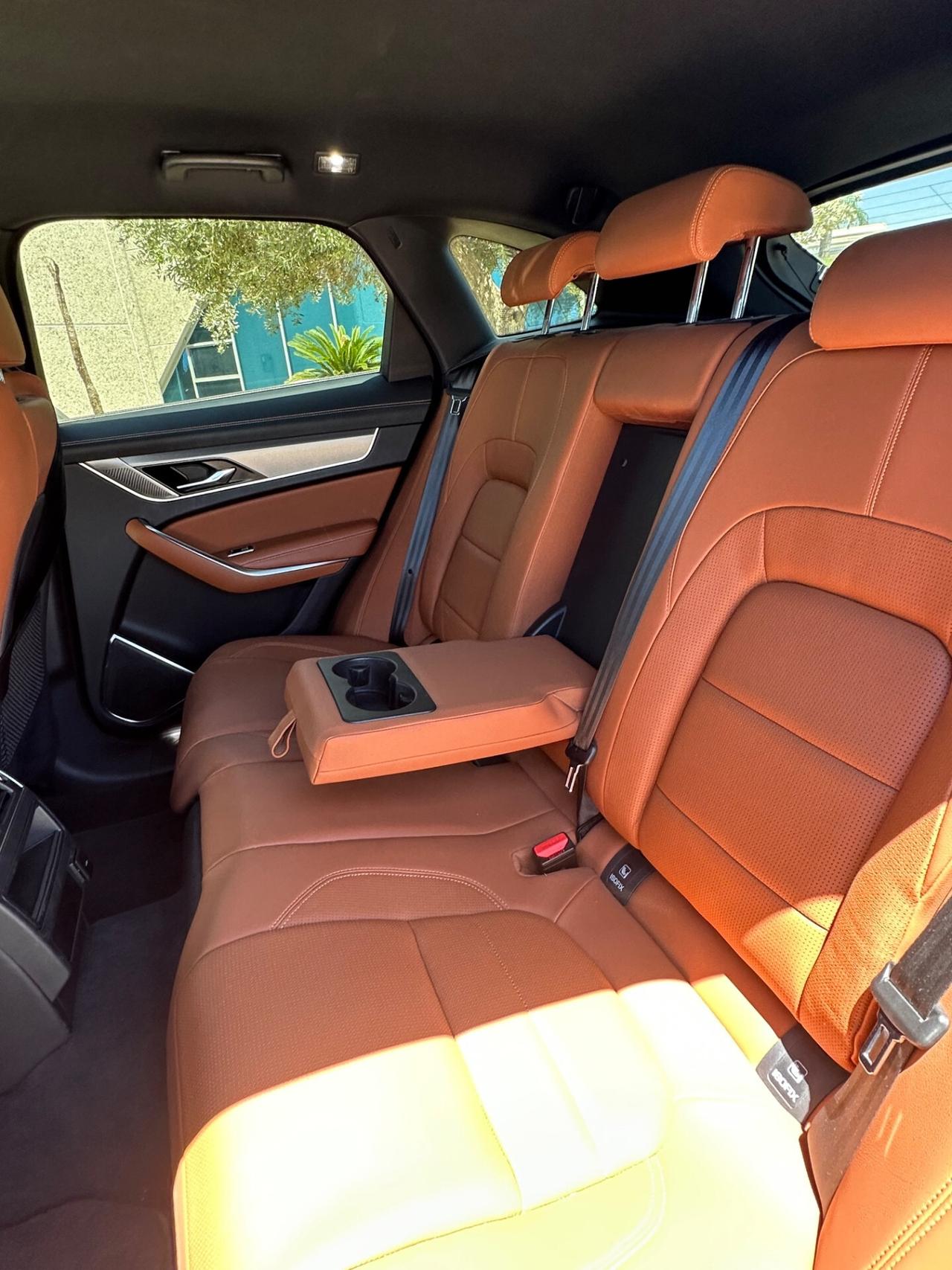 Jaguar F-Pace 2.0D R-Dynamic AUTOCARRO N1 totalmente detraibile