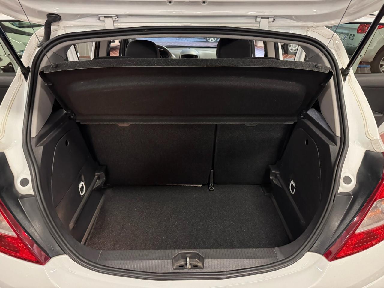 Opel Corsa 1.2 5 porte Club - IDEALE PER NEOPATENTATI