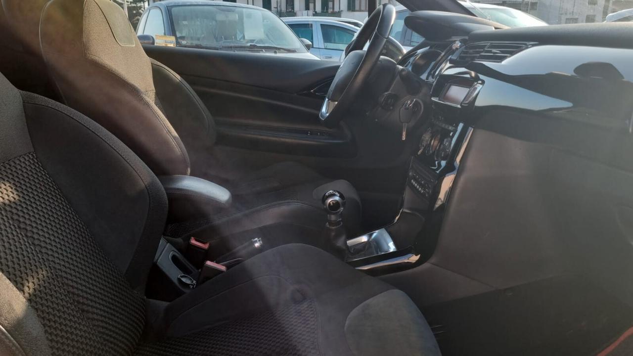 Ds DS3 3 1.2 VTi 82 Just Black 82CV 60KW BENZ.