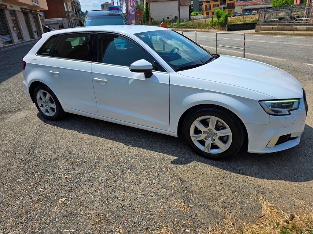 Audi A3 SPORTBACK 35 2.0 TDI 150CV S TRONIC Design